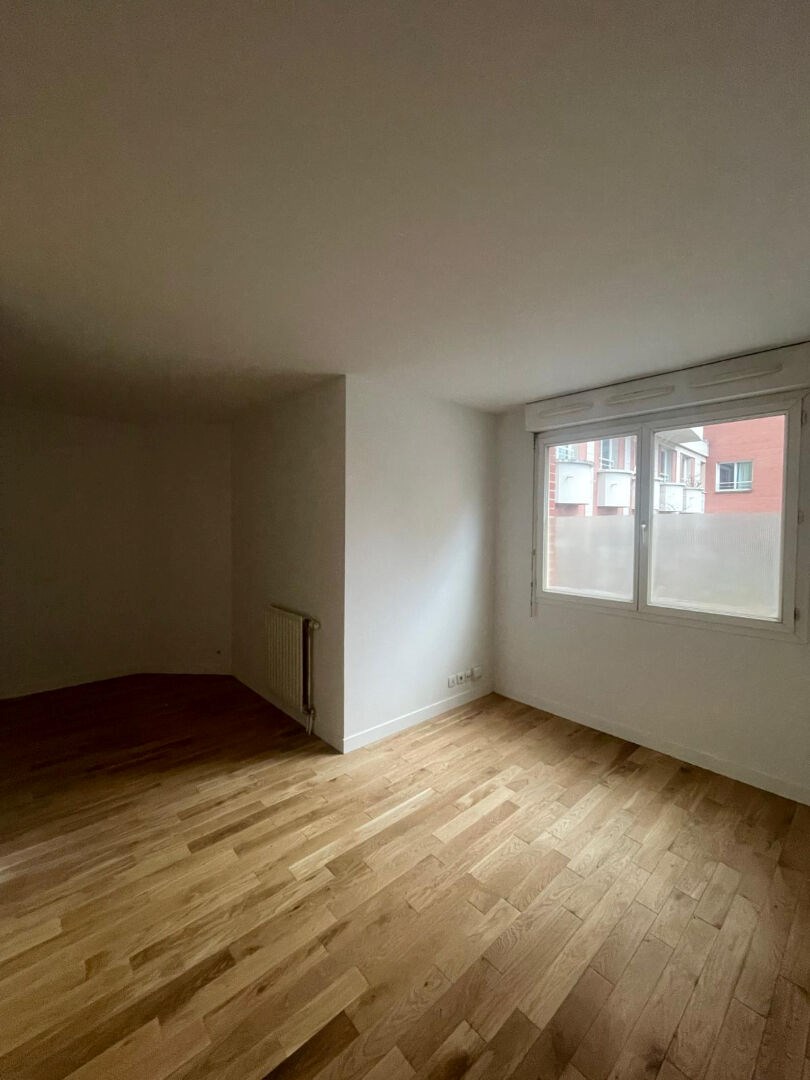 Studio 28.28 m² - Courbevoie